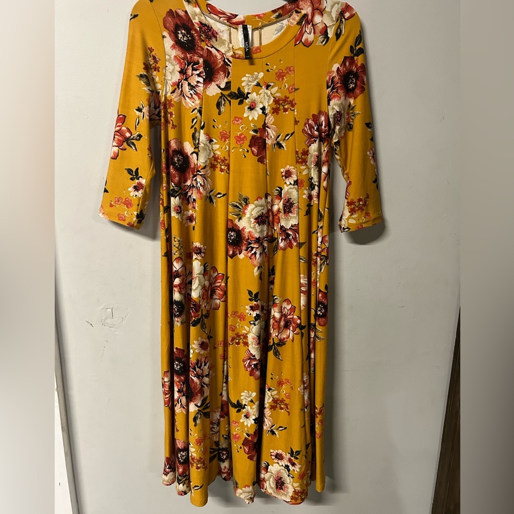 REALLY cute dress for FALL!!! s/m